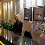 阿夫拉酒店 2* Paralía