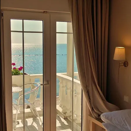 Avra Paralia Katerinis