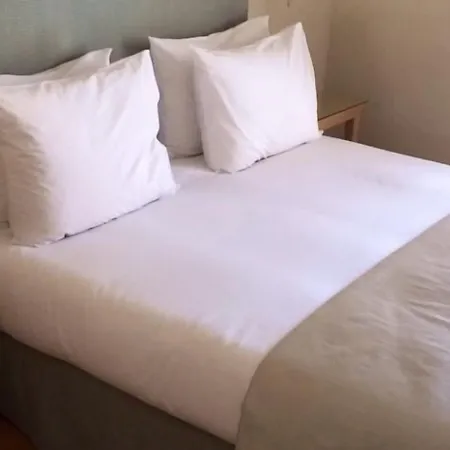 Avra Hotel 2*