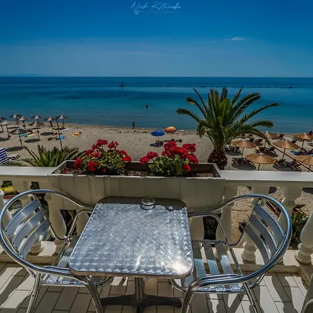 Avra Hotel 2*