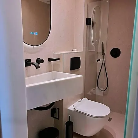 Hotel Avra