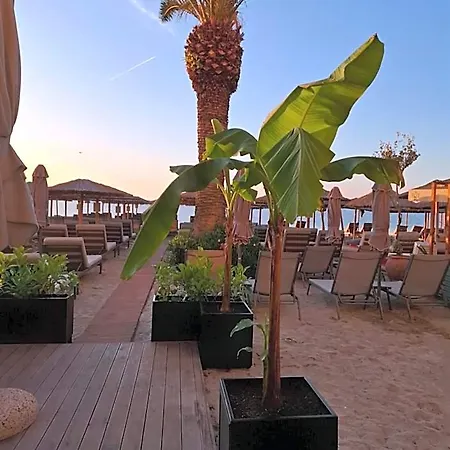 Avra Hotel