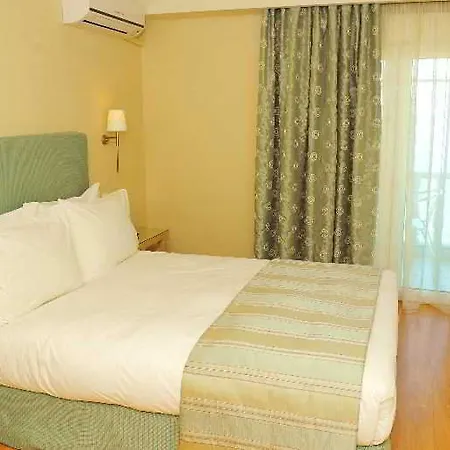 Avra Paralia Katerinis